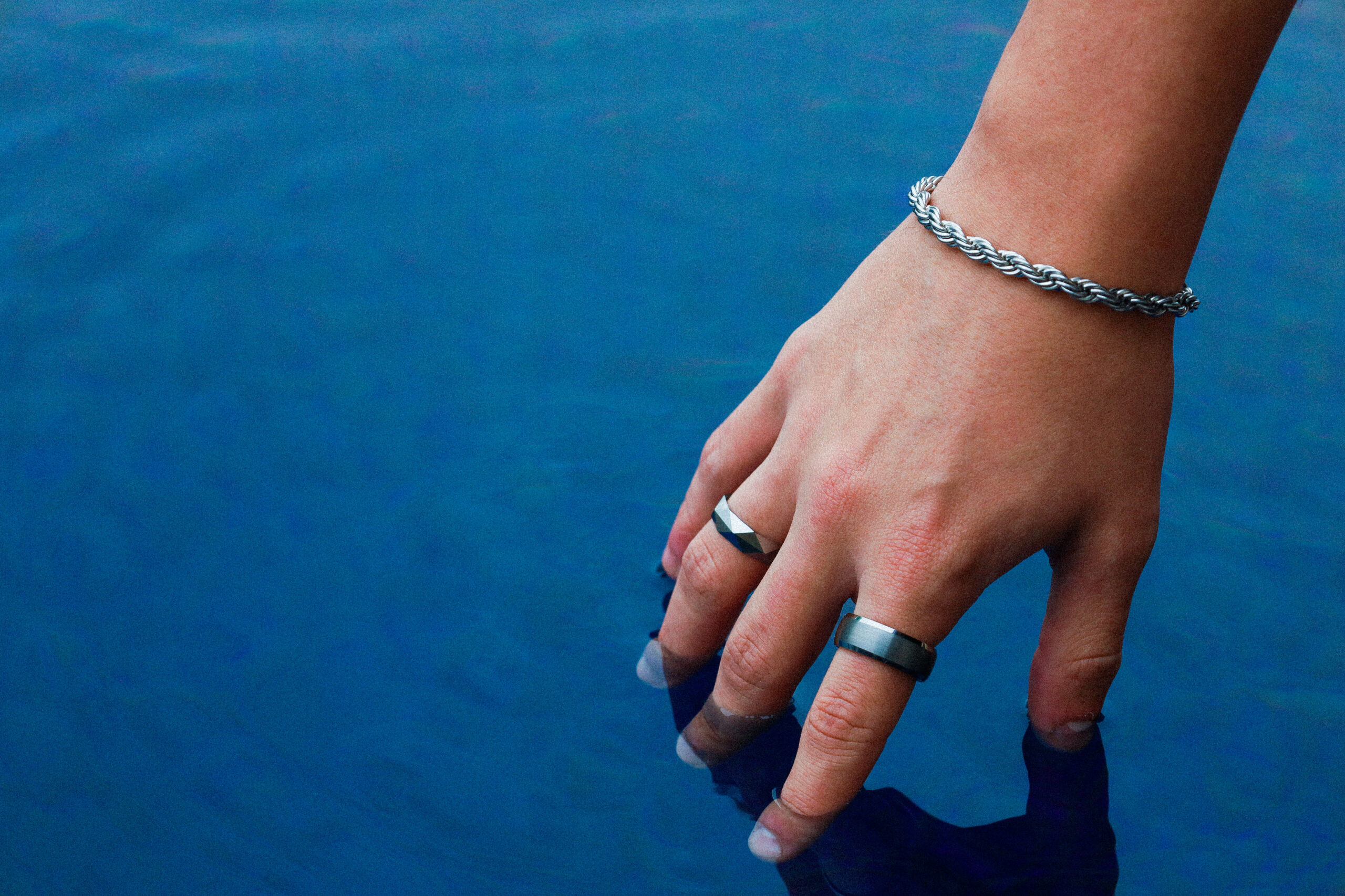 MAN and LION Product Photo 2